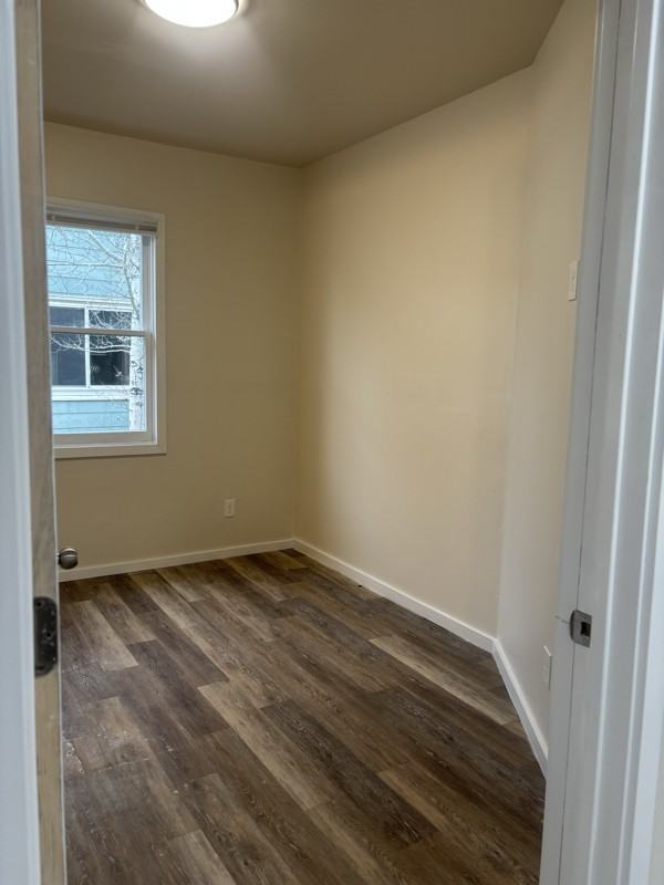 214 S 32nd St - Photo 5 of 8