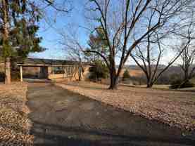 412 Meadowview Ln - Photo 1 of 1