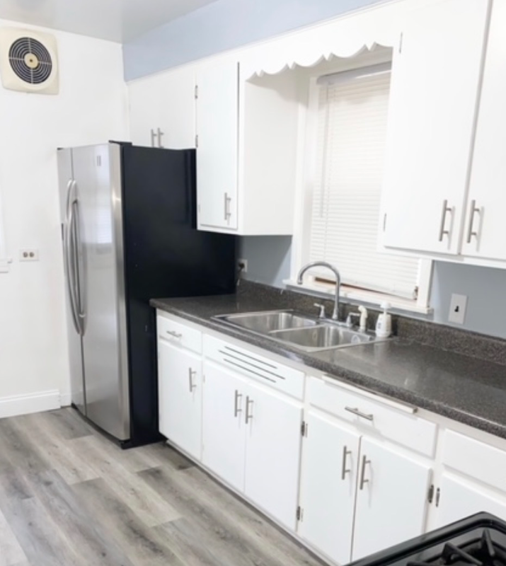 10324 S Vernon Ave #1 - Photo 3 of 8