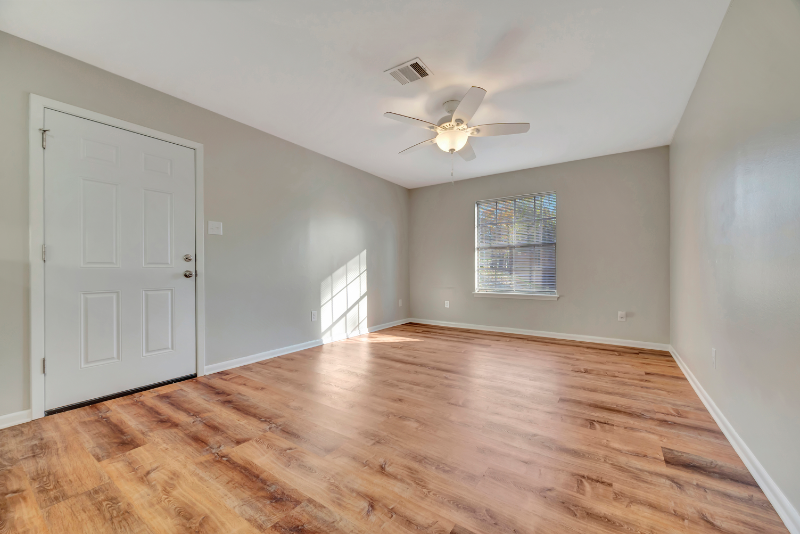 306 Powers St #C - Photo 3 of 15