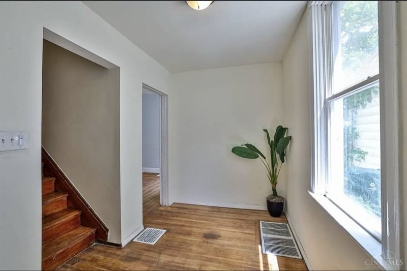 812 Fairbanks Ave - Photo 2 of 15