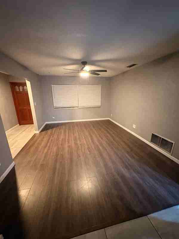 1317 N Shangri La Dr - Photo 5 of 14