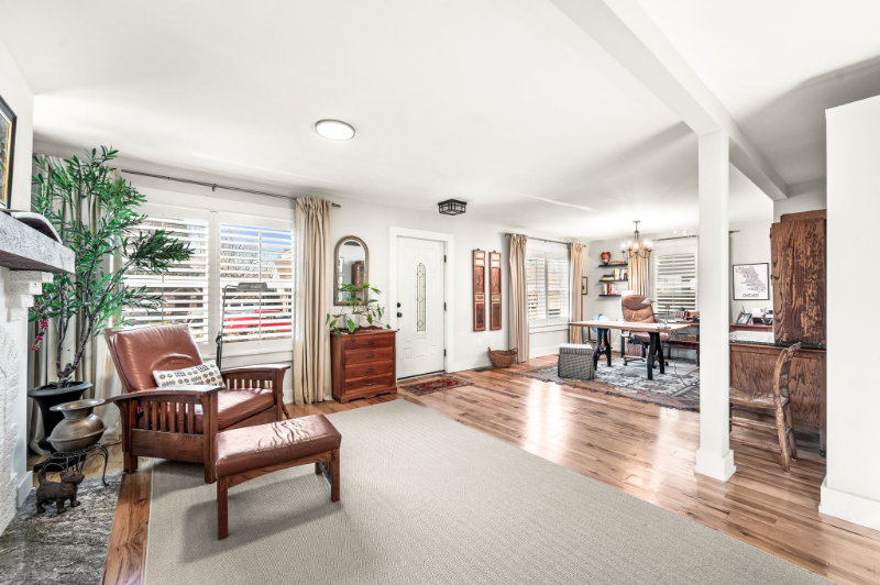 2314 Cisco St - Photo 2 of 20