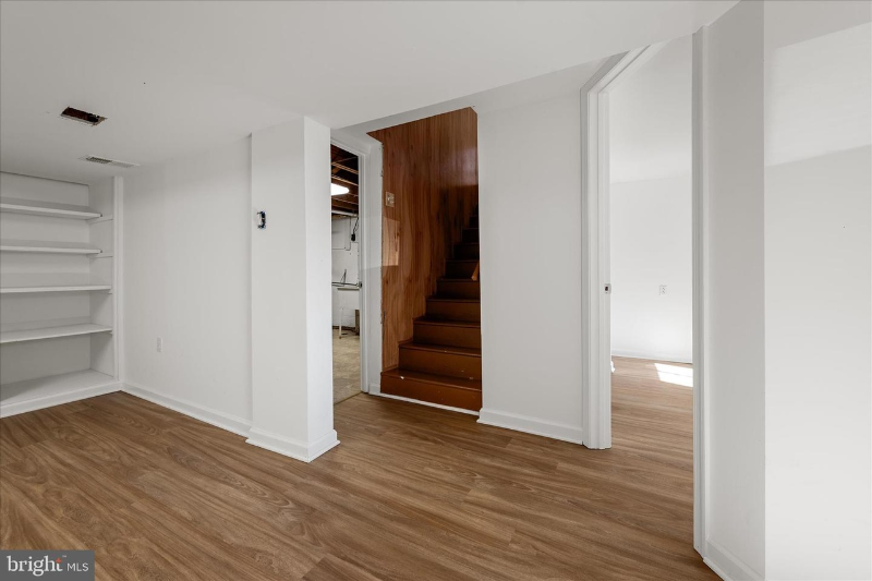 13719 Knowles St - Photo 7 of 20