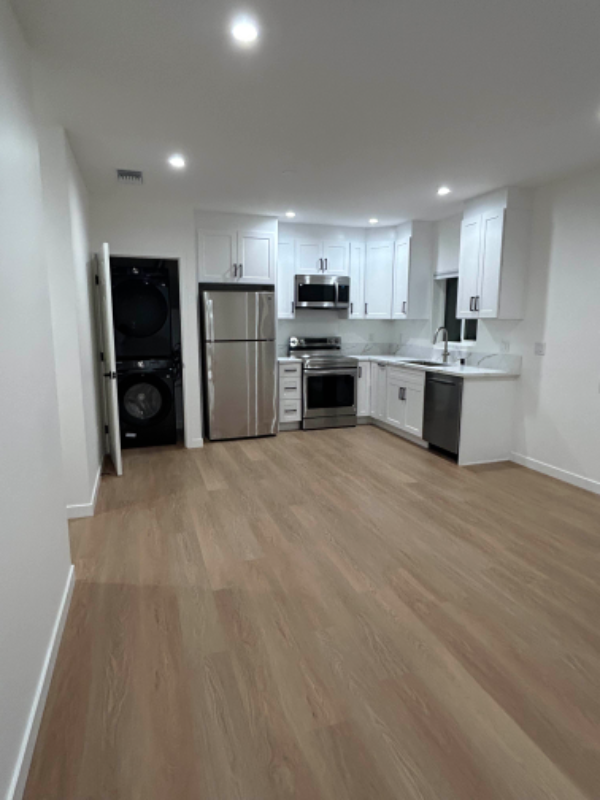 1290 Sawyer Ave #4 - Photo 2 of 13