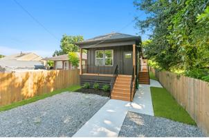 featured image of 5923 Urquhart St