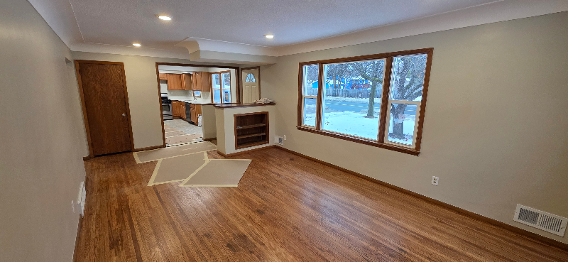 7808 Humboldt Ave N - Photo 5 of 12