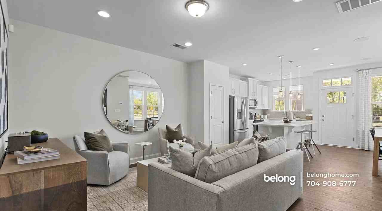 2915 Herringbone Rd - Photo 2 of 15