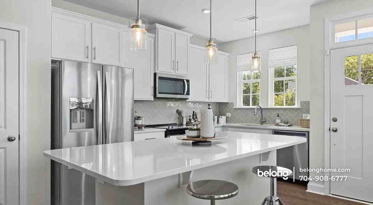 2915 Herringbone Rd - Photo 3 of 15