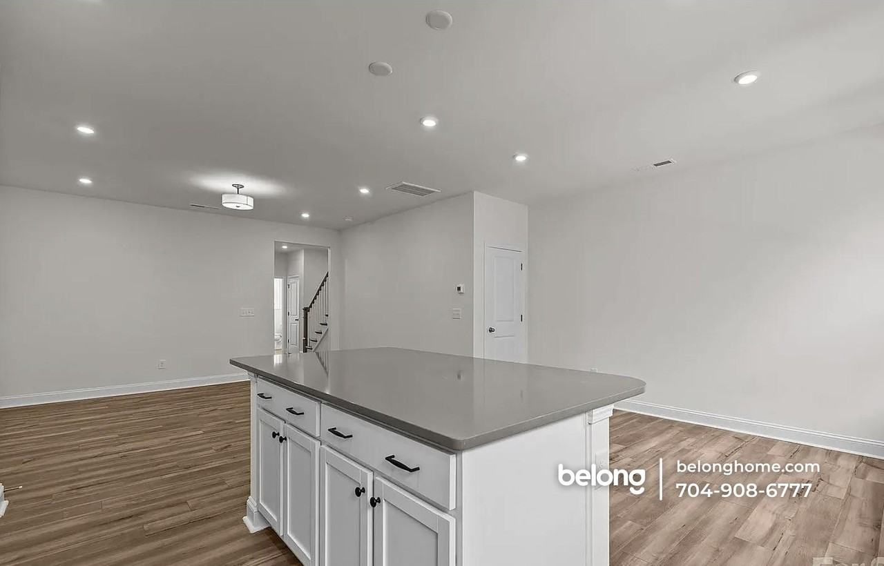 2911 Herringbone Rd - Photo 3 of 11