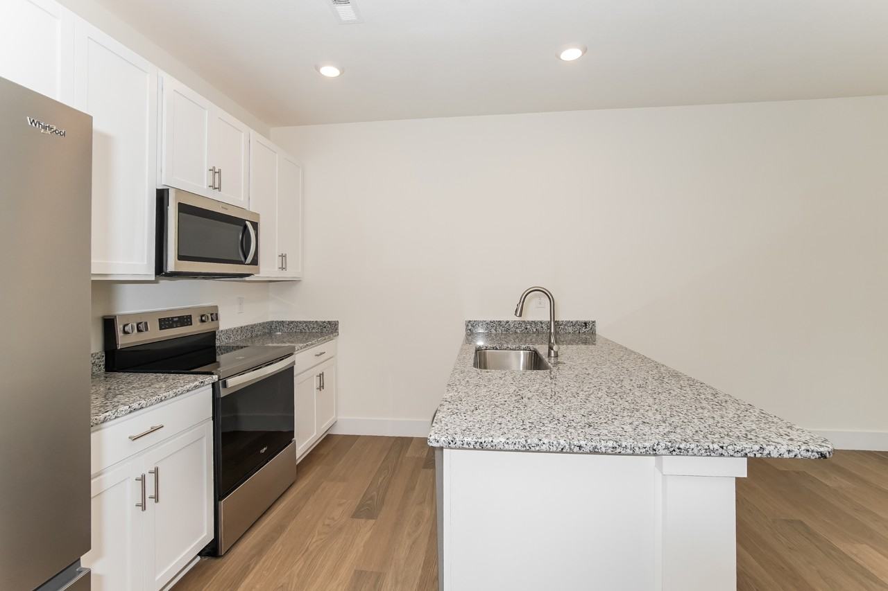 2515 Legg Creek Ln - Photo 7 of 33