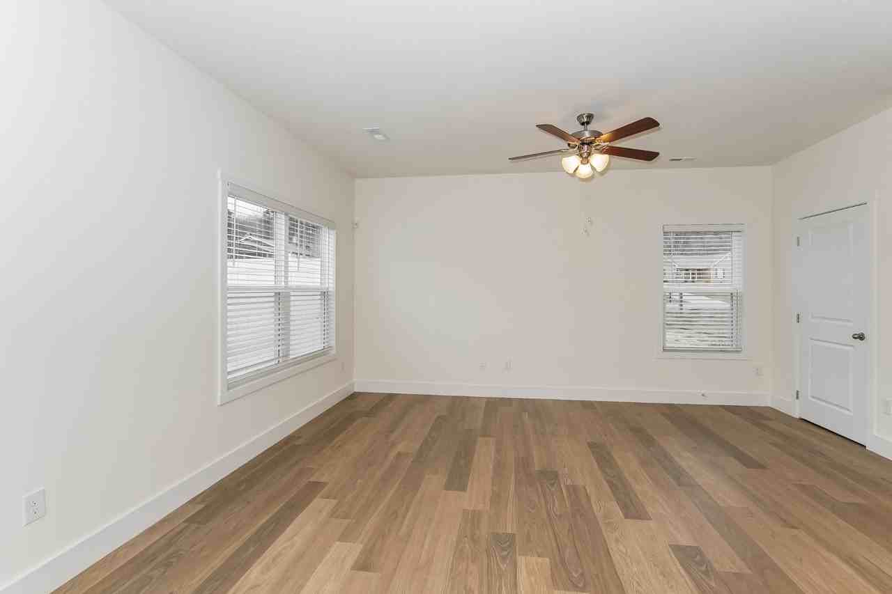 2523 Legg Creek Ln - Photo 6 of 33