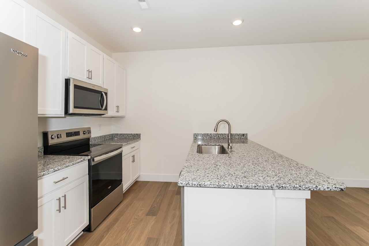 2523 Legg Creek Ln - Photo 7 of 33