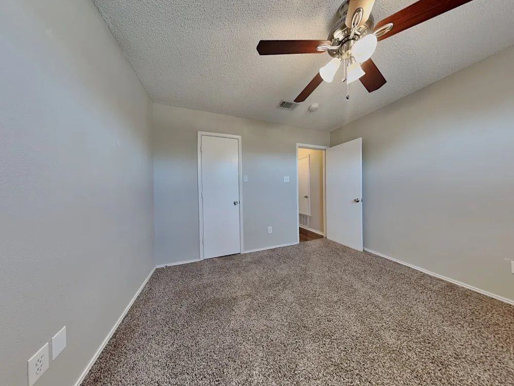 605 Red Coat Ln ##1 - Photo 4 of 5