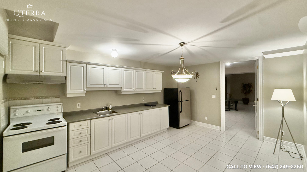 2-162 Duncan Rd, Richmond Hill, Ontario L4C 6J8 - Photo 2 of 7