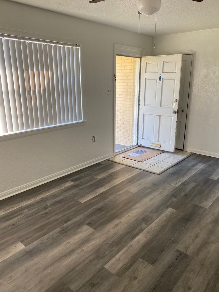 39 Byron Ellinor Dr #A - Photo 3 of 16