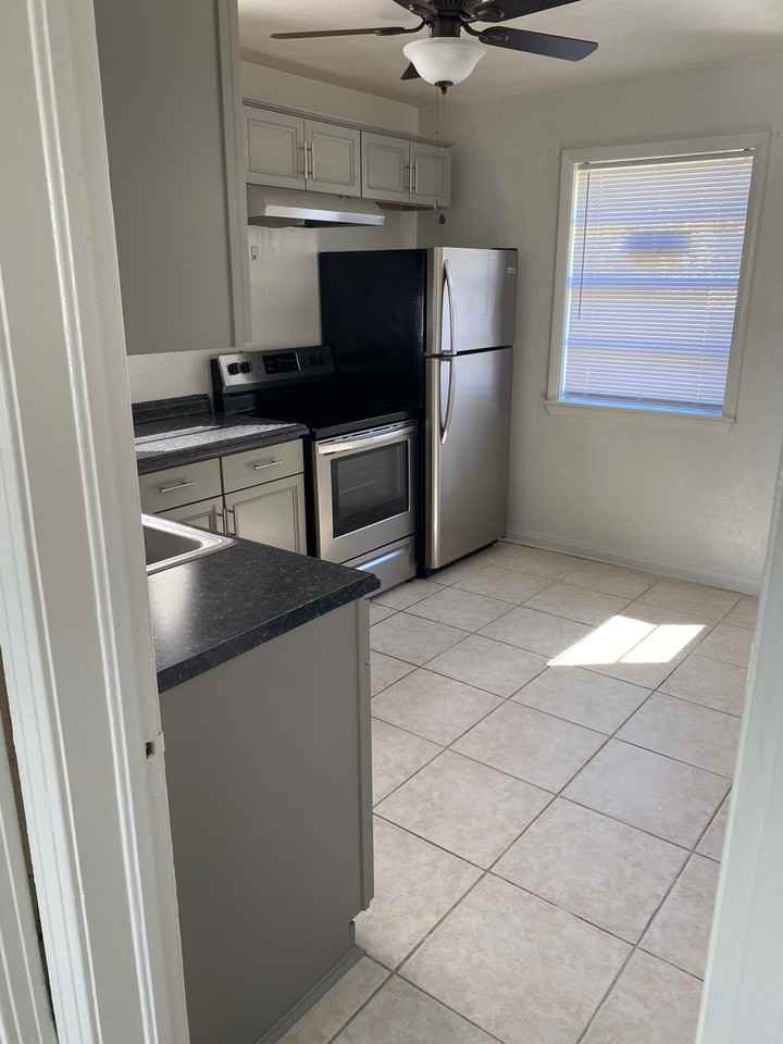 39 Byron Ellinor Dr #A - Photo 6 of 16