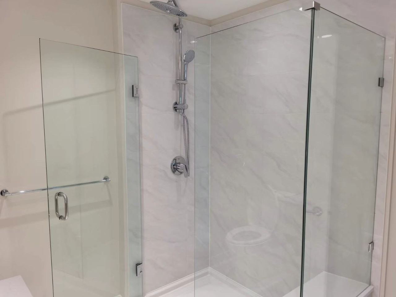 9233 Odlin Rd - Photo 6 of 8