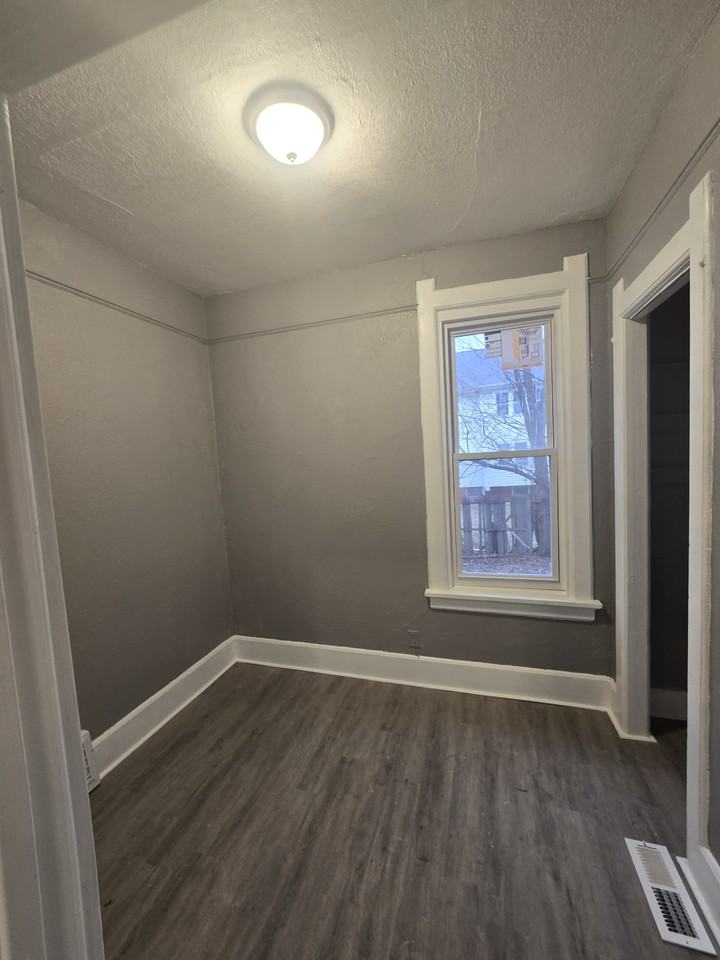 2210 W Cherry St #2 - Photo 5 of 6