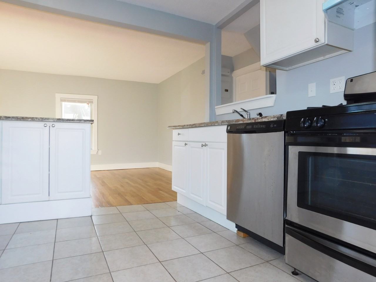 104 Harvard St #2 - Photo 3 of 8