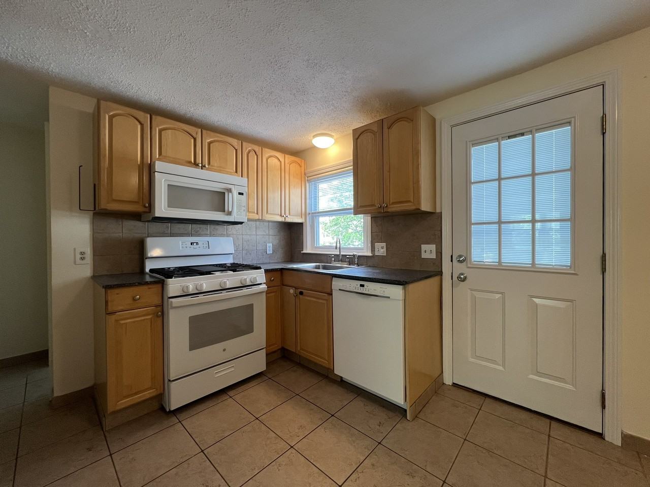 249 Bridge St #249 - Photo 5 of 12