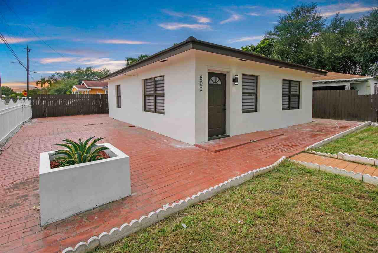 800 Nw 101st St #NA - Photo 2 of 18