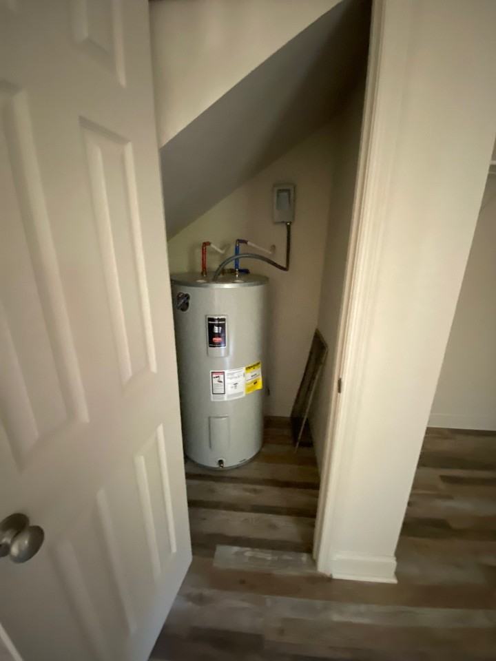 674 2nd St Nw #1 - Photo 4 of 10