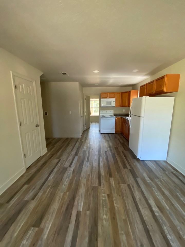 674 2nd St Nw #1 - Photo 7 of 10