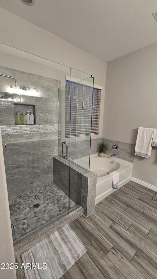 17591 W Dahlia Dr - Photo 3 of 35