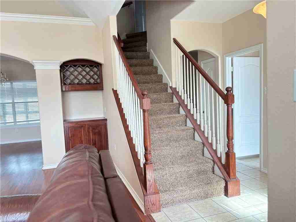 3202 Bordeaux Dr - Photo 5 of 31