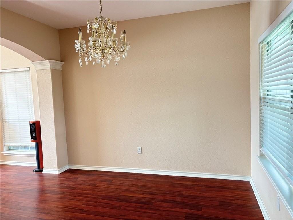 3202 Bordeaux Dr - Photo 6 of 31