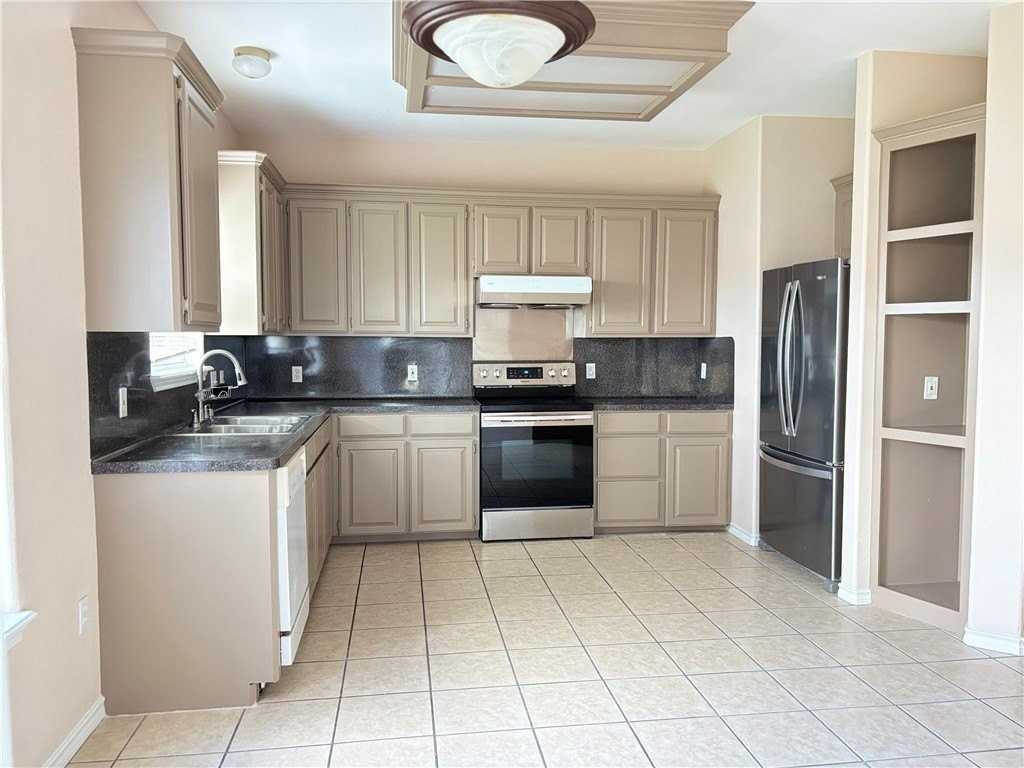 3202 Bordeaux Dr - Photo 7 of 31