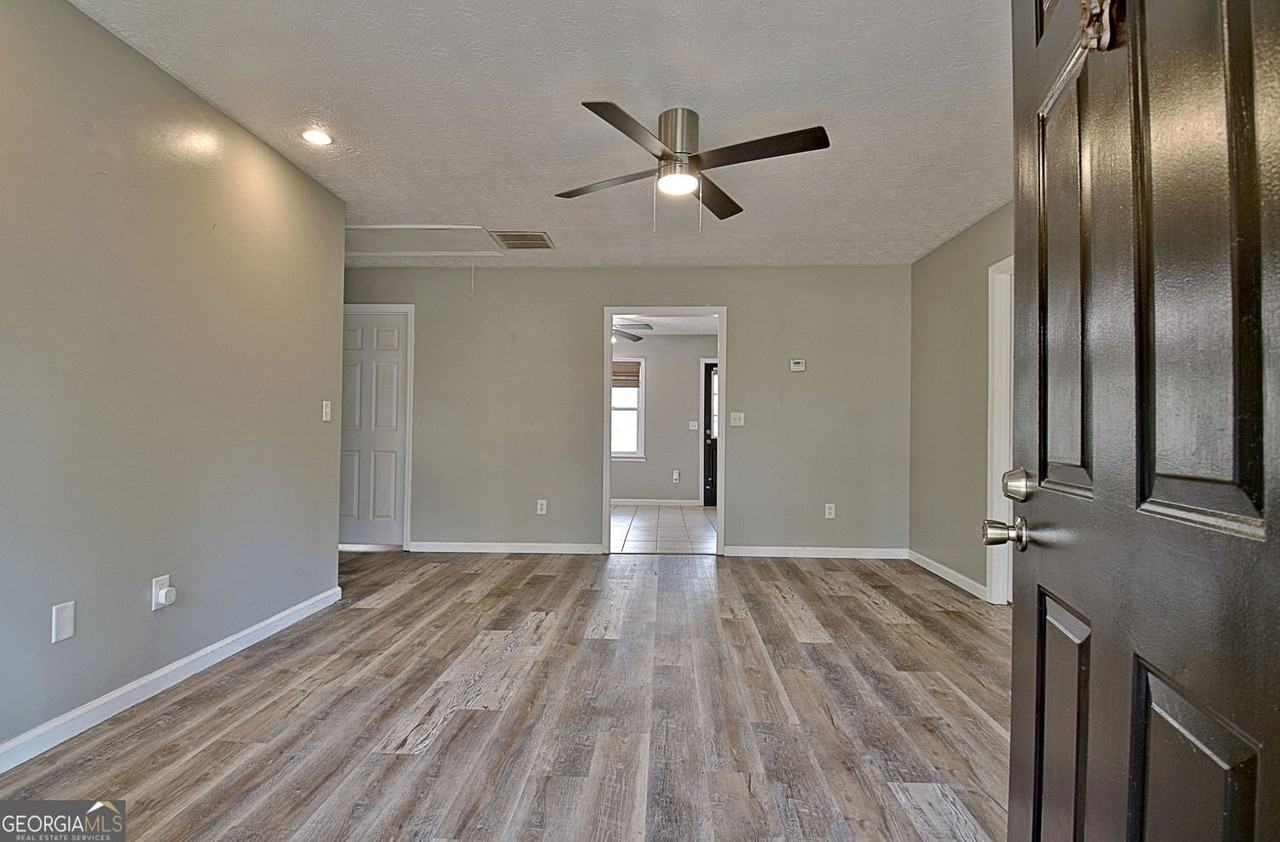 15 Chestlehurst Way - Photo 6 of 50