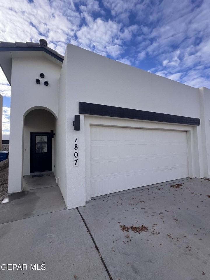 807 Hc Gilbert Minjares Dr Unit A #A - Photo 2 of 48