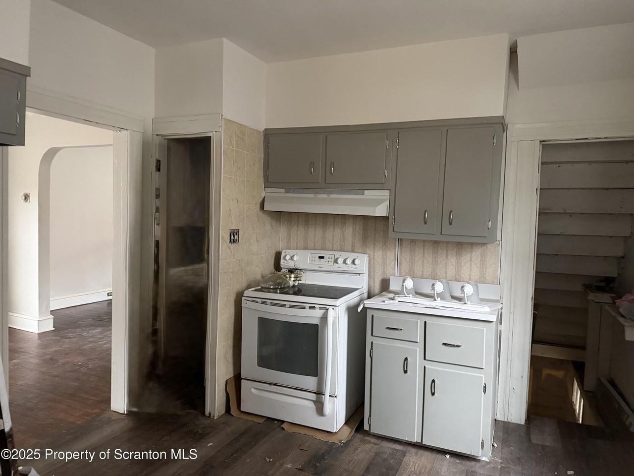 1018 Madison Ave - Photo 6 of 14