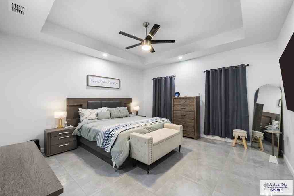 9175 Lake Charles Dr - Photo 2 of 17