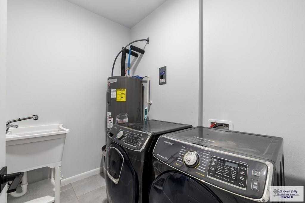 9175 Lake Charles Dr - Photo 7 of 17