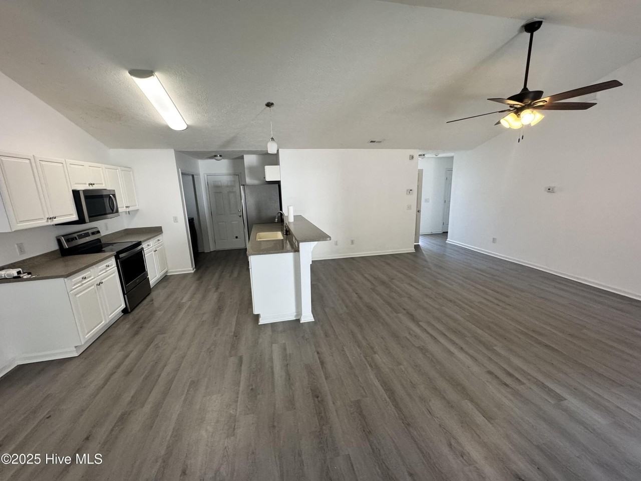 103 Jasmine Ln - Photo 5 of 21