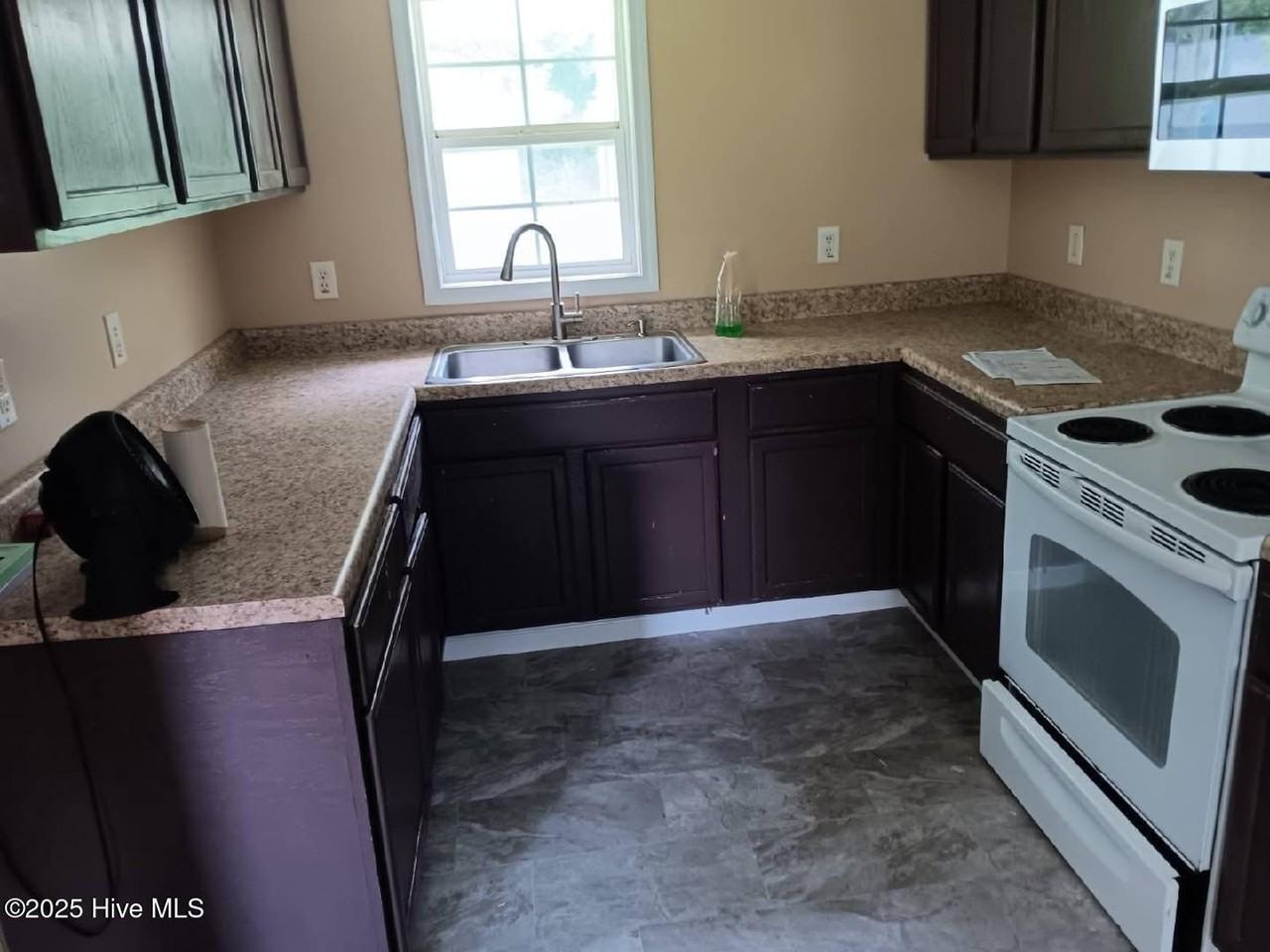 76 Peterson Hill Ave - Photo 2 of 6