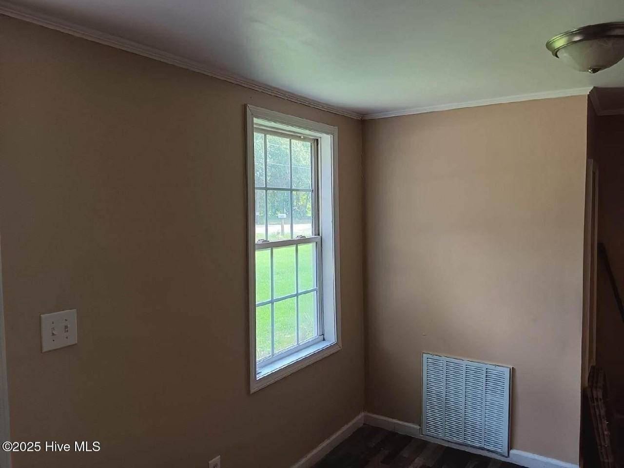 76 Peterson Hill Ave - Photo 4 of 6