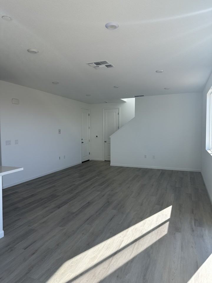 2097 Quartz Cove Way - Photo 7 of 18