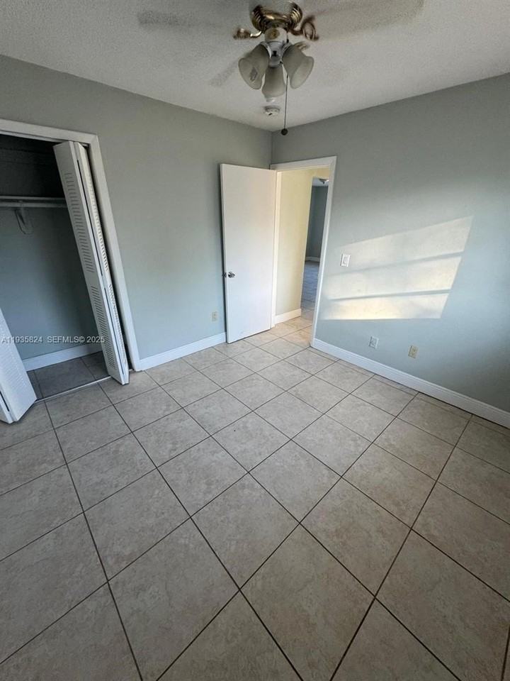 1945 Nw 29th St #A7 - Photo 3 of 16