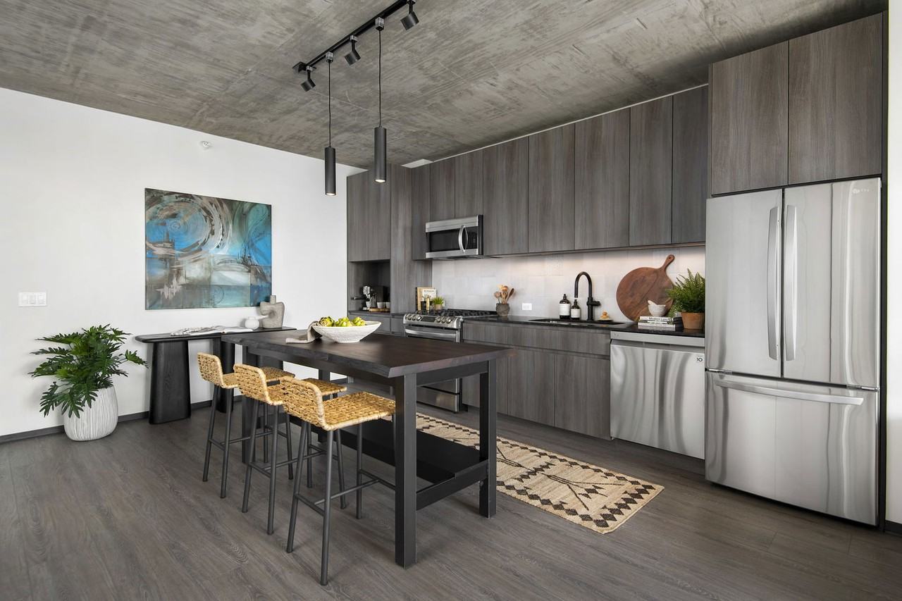 W Randolph St #409 - Photo 2 of 8