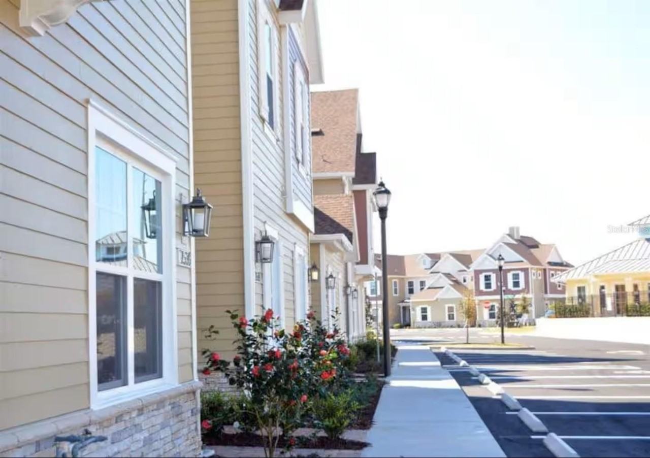 2628 Sunrise Shores Dr - Photo 2 of 50