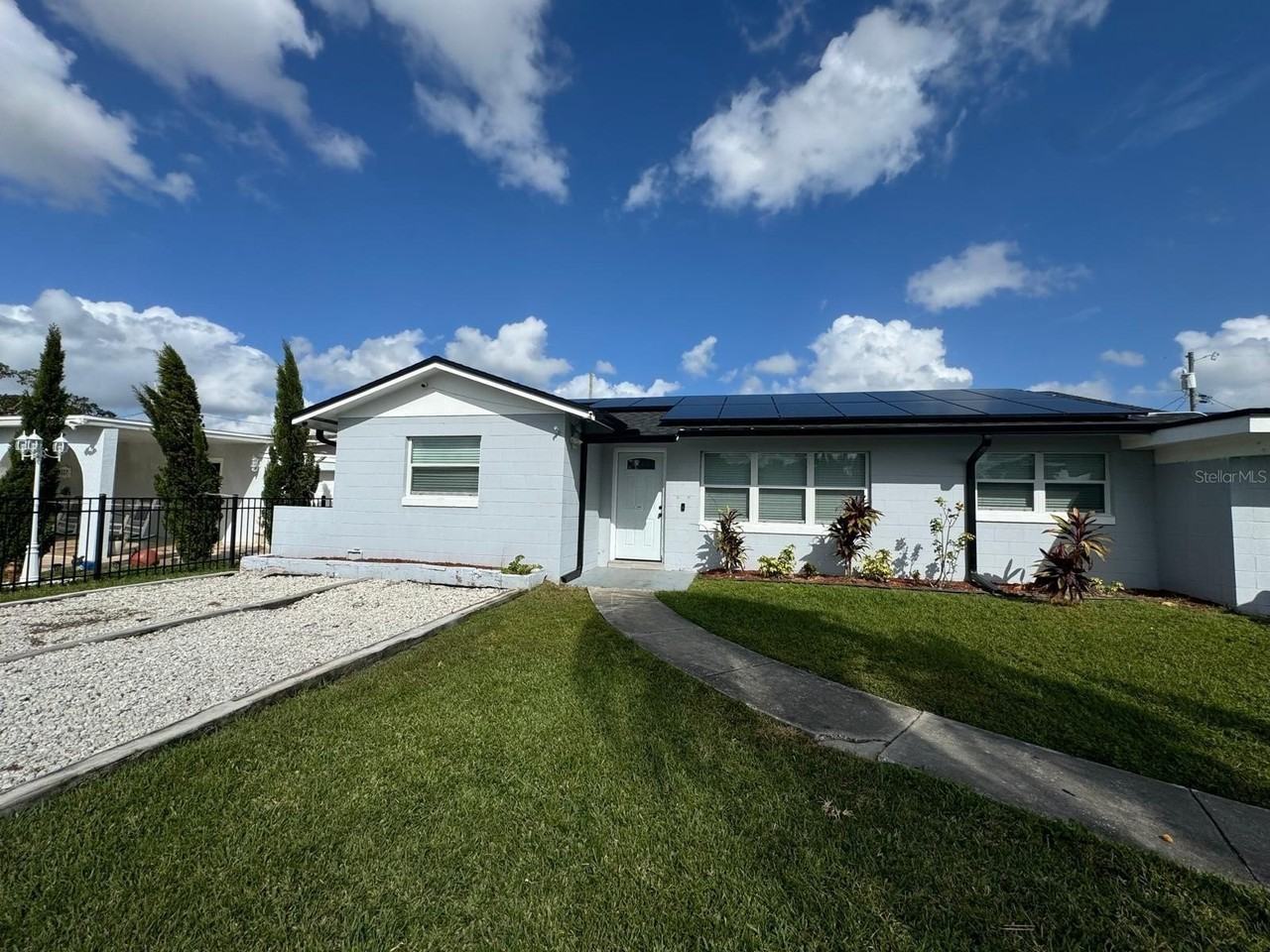 1119 Nana Ave - Photo 2 of 15