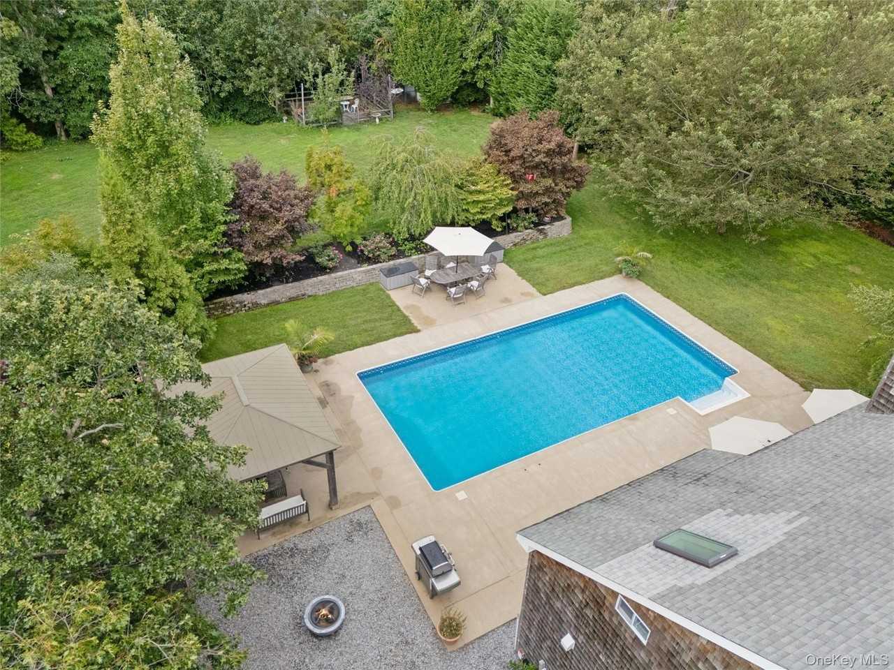 138 North Rd - Photo 5 of 30