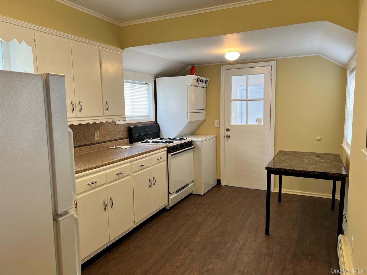 223 Clay Pitts Rd - Photo 5 of 15