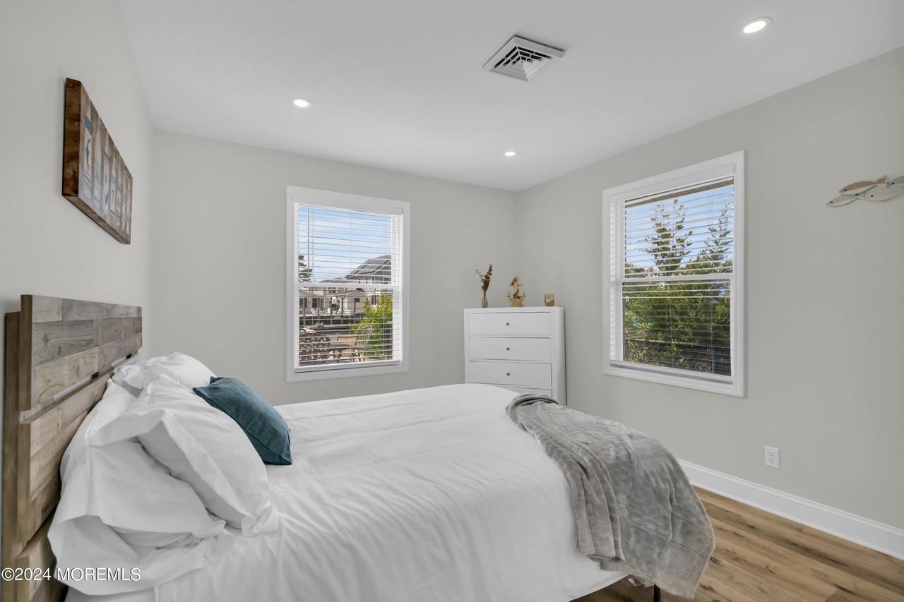 26 S Spinnaker Dr - Photo 6 of 23