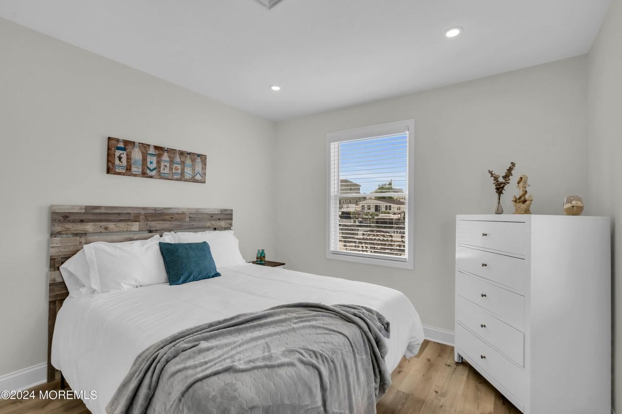 26 S Spinnaker Dr - Photo 7 of 23