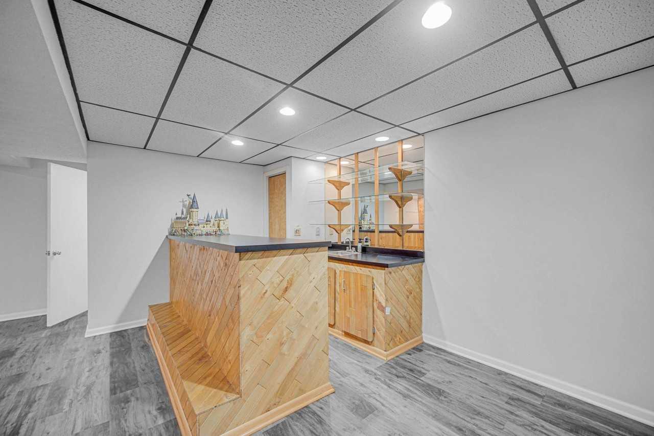 933 Shambliss Ln - Photo 5 of 29